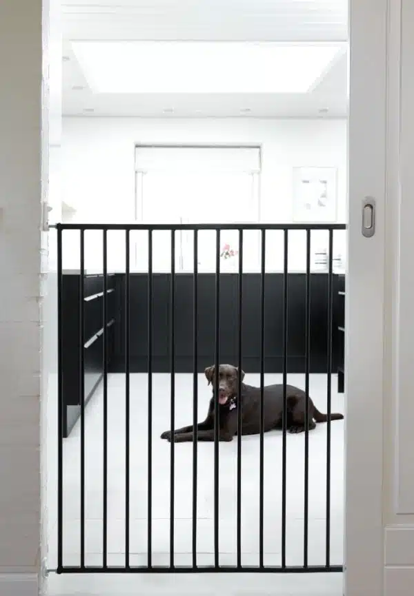 10076 pet gate streamline vedoracs fekete fem 63 5 107 cm 1